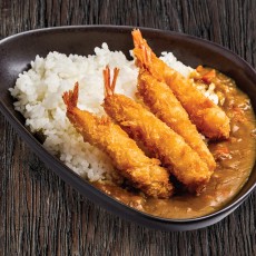 Japán curry párolt rizzsel, káposzta salátával és füstölt tofuval
