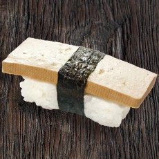 Füstölt tofu nigiri