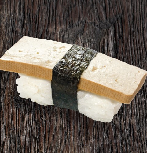 Füstölt tofu nigiri